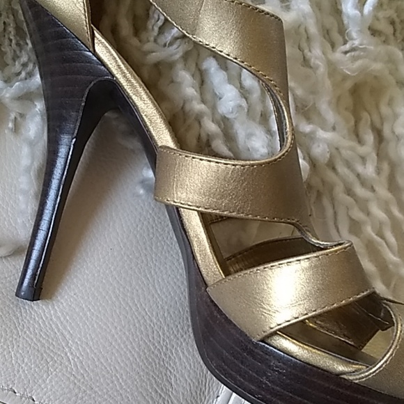 Guess Gold Stillettos - Picture 2 of 5